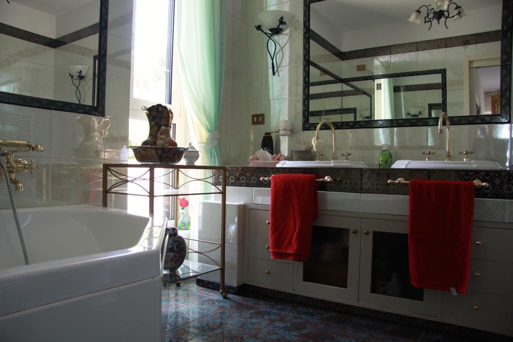 The Incantation Guest House Montesilvano Marina Værelse billede